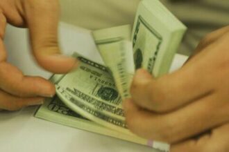 Dólar fecha última sessão com recuo de 0,85%, a R$ 6,04 Dólar fecha última sessão com recuo de 0,85%, a R$ 6,04