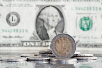 Dólar fecha última sessão em leve alta, cotado a R$ 6,06 Dólar fecha última sessão em leve alta, cotado a R$ 6,06