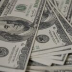 Dólar volta a cair e é cotado a R$ 6,03 Dólar volta a cair e é cotado a R$ 6,03
