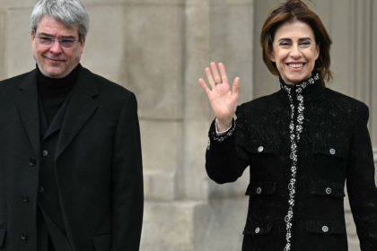 Fernanda Torres Brilha no Desfile da Chanel em Paris: Veja Detalhes do Look e do Evento