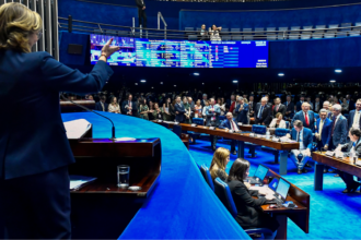PEC do 6×1: Proposta deve ser protocolada na volta do recesso parlamentar PEC do 6×1: Proposta deve ser protocolada na volta do recesso parlamentar