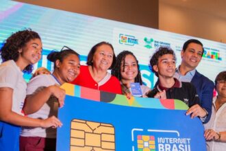 Programa Internet Brasil atinge a marca de 159 mil chips distribuídos para estudantes Programa Internet Brasil atinge a marca de 159 mil chips distribuídos para estudantes