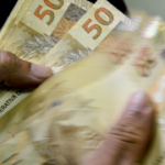Salário mínimo em 2025: veja o valor líquido após impostos