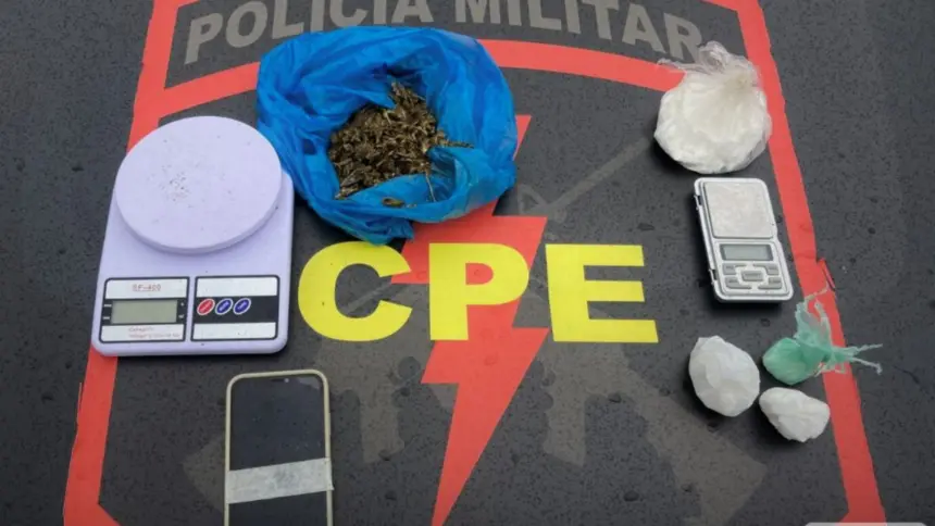 CPE tira mais um traficante das ruas de Goianésia e apreende quase meio quilo de drogas CPE tira mais um traficante das ruas de Goianésia e apreende quase meio quilo de drogas