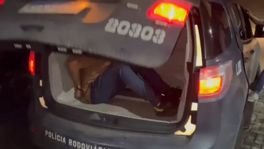 Foragido da justiça com extensa ficha criminal e que tentou atropelar policiais é capturado Foragido da justiça com extensa ficha criminal e que tentou atropelar policiais é capturado
