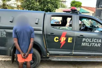 Foragido da Justiça pelos crimes de homicídio, ocultação de cadáver e roubo é capturado pela CPE Foragido da Justiça pelos crimes de homicídio, ocultação de cadáver e roubo é capturado pela CPE
