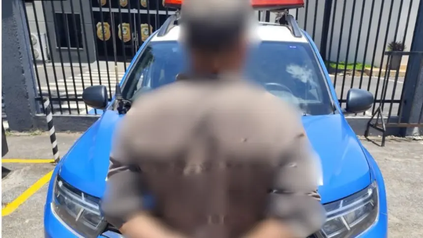 Homem é preso no Parque das Palmeiras por agredir e ameaçar mulher Homem é preso no Parque das Palmeiras por agredir e ameaçar mulher