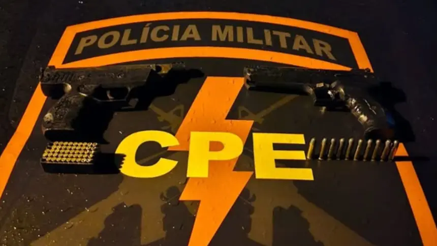 Homem que vendia arma de fogo de uso restrito é preso pela CPE Homem que vendia arma de fogo de uso restrito é preso pela CPE