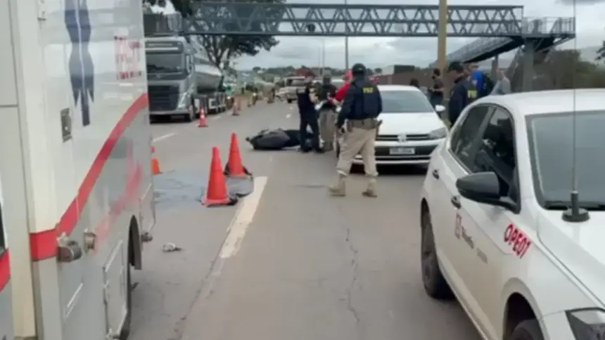 Motociclista morre após ser atropelado por dois veículos na BR-153