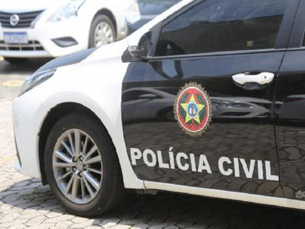 Mulher de 63 anos é morta por tiro acidental na zona norte do Rio de Janeiro Mulher de 63 anos é morta por tiro acidental na zona norte do Rio de Janeiro