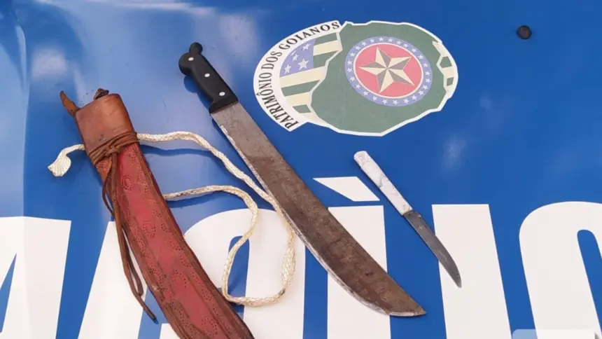 Polícia Militar resgata mulher e prende suspeito de cárcere privado no leste de Goianésia Polícia Militar resgata mulher e prende suspeito de cárcere privado no leste de Goianésia