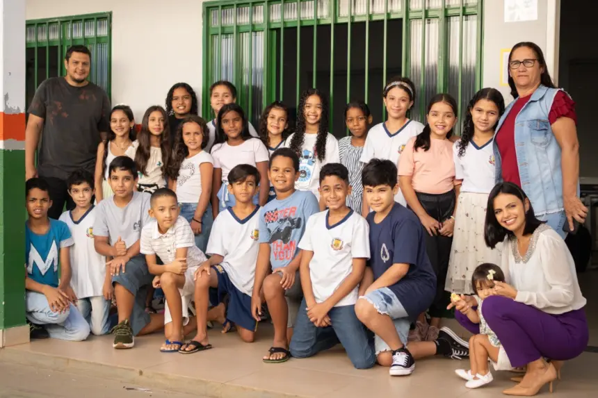 Prefeito Renato de Castro e secretário de Educação prestigiam volta às aulas na Escola Luiz de Oliveira Prefeito Renato de Castro e secretário de Educação prestigiam volta às aulas na Escola Luiz de Oliveira