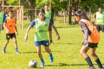Prefeitura de Goianésia inicia atividades das escolinhas de futebol no Centro Desportivo