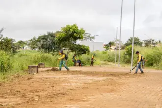 Prefeitura de Goianésia inicia limpeza do Parque Municipal Haroldo Carrilho e Lagoa do Negrinho Carrilho Prefeitura de Goianésia inicia limpeza do Parque Municipal Haroldo Carrilho e Lagoa do Negrinho Carrilho