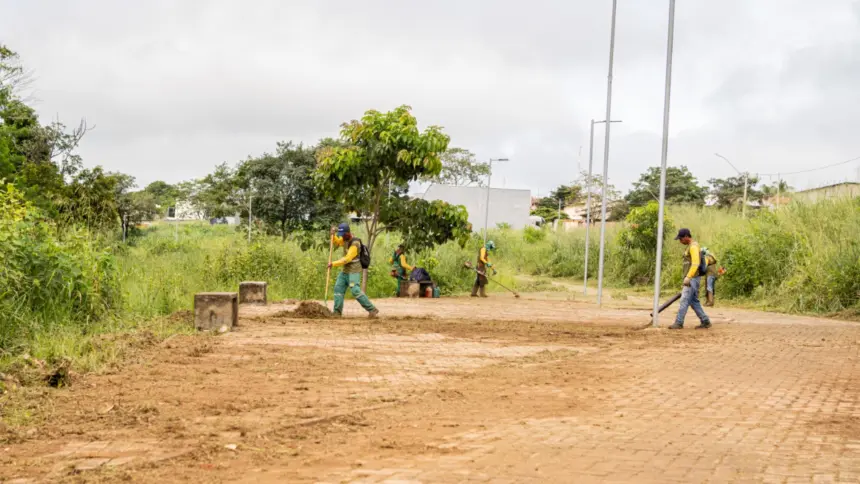 Prefeitura de Goianésia inicia limpeza do Parque Municipal Haroldo Carrilho e Lagoa do Negrinho Carrilho