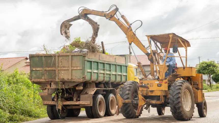 Prefeitura realiza Mutirão de Limpeza no Residencial Colina Park Prefeitura realiza Mutirão de Limpeza no Residencial Colina Park
