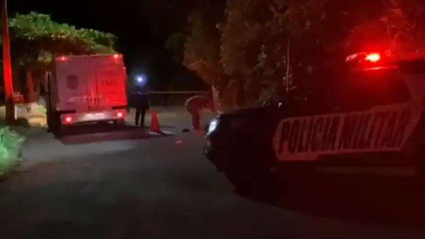 Urgente: Jovem é morto no Jardim Esperança com golpes de faca e disparos de arma de fogo