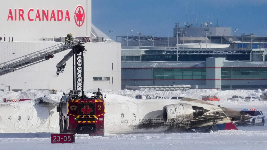 Acidente aéreo no Canadá: avião capota durante pouso em Toronto e deixa 18 feridos Acidente aéreo no Canadá: avião capota durante pouso em Toronto e deixa 18 feridos