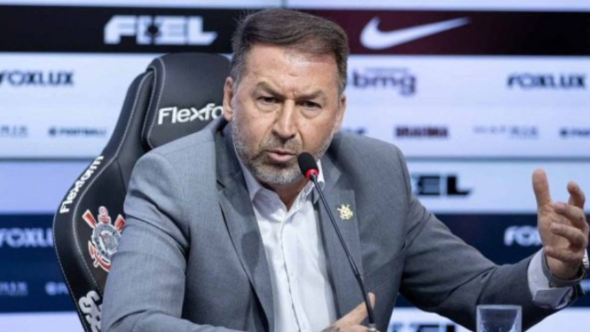 Corinthians apresenta plano para quitar dívidas e prioriza parceiros comerciais Corinthians apresenta plano para quitar dívidas e prioriza parceiros comerciais