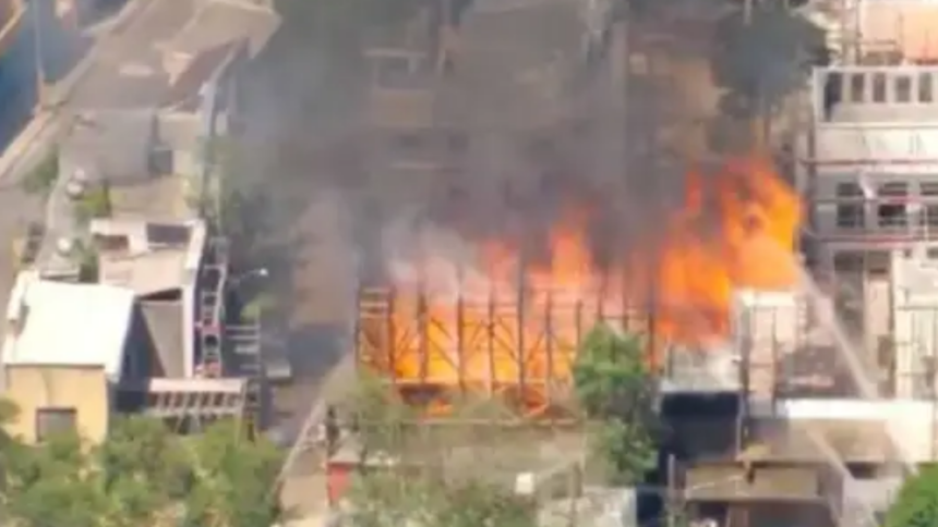 Incêndio nos Estúdios Globo afeta cidade cenográfica da novela ‘Dona de Mim’ Incêndio nos Estúdios Globo afeta cidade cenográfica da novela ‘Dona de Mim’