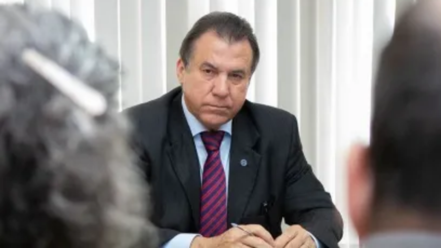 Ministro Critica Estratégia do Banco Central para Inflação: “É Uma Imbecilidade” Ministro Critica Estratégia do Banco Central para Inflação: “É Uma Imbecilidade”