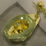 Roubo de vaso sanitário de ouro choca Inglaterra: veja detalhes do crime