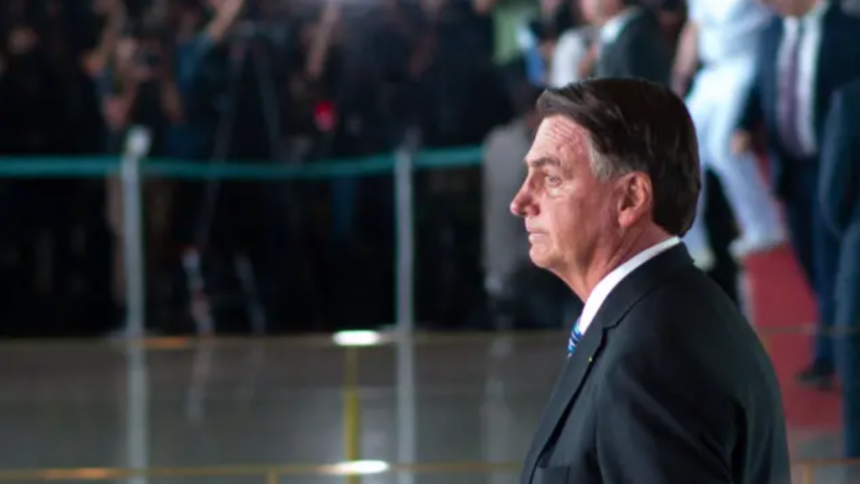 STF Avalia Denúncia contra Jair Bolsonaro por Tentativa de Golpe de Estado em 8 de Janeiro STF Avalia Denúncia contra Jair Bolsonaro por Tentativa de Golpe de Estado em 8 de Janeiro