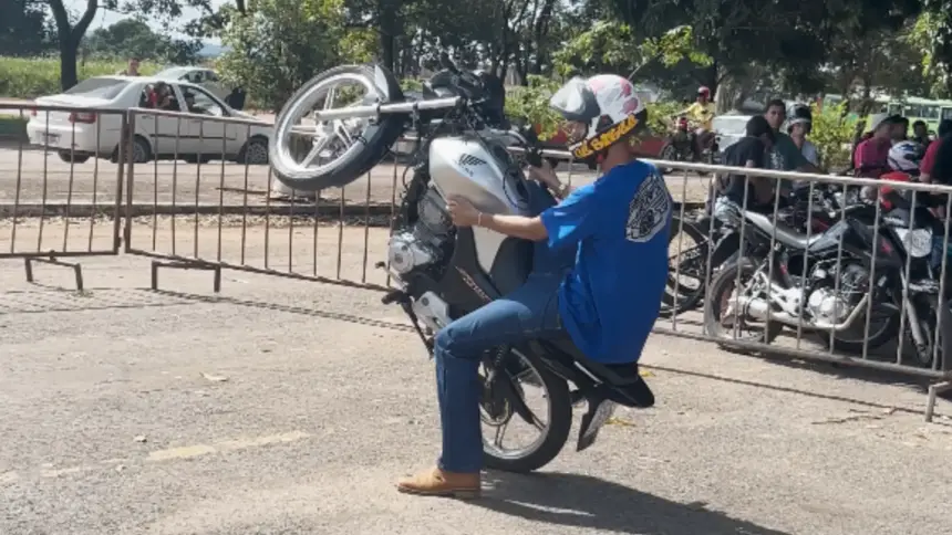 Adrenalina e manobras radicais agitaram o Parque da Lagoa no fim de semana Adrenalina e manobras radicais agitaram o Parque da Lagoa no fim de semana