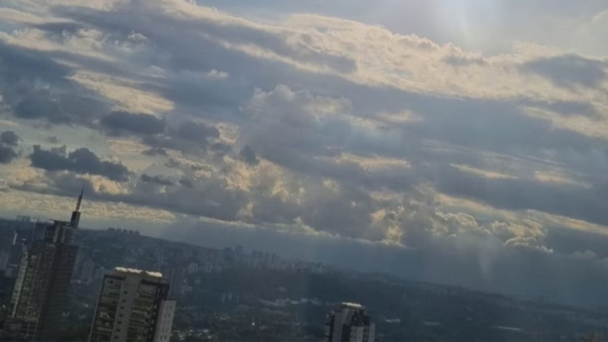 São Paulo registra a maior temperatura do ano e do verão: onda de calor preocupa especialistas São Paulo registra a maior temperatura do ano e do verão: onda de calor preocupa especialistas