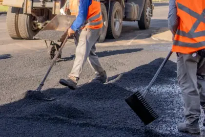 Com investimento de R$ 2 milhões, prefeitura de Goianésia inicia recapeamento em CBQU