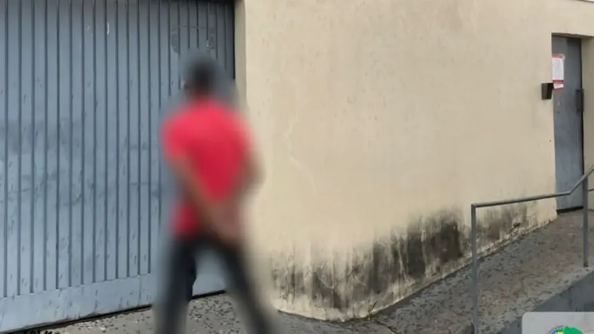 Foragido da Justiça por furto é recapturado em Goianésia durante ação policial Foragido da Justiça por furto é recapturado em Goianésia durante ação policial