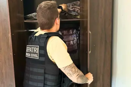 Polícia cumpre ordens judiciais em GO e MG contra grupo criminoso especializado em roubos de cargas