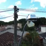 Sua rua está sem iluminação no poste? Saiba quem acionar para resolver!
