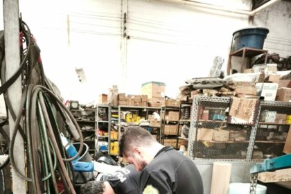 PCGO e PCRJ fazem operação conjunta contra esquema de furtos e desmanches de veículos no RJ com envio de peças para venda em Goiânia