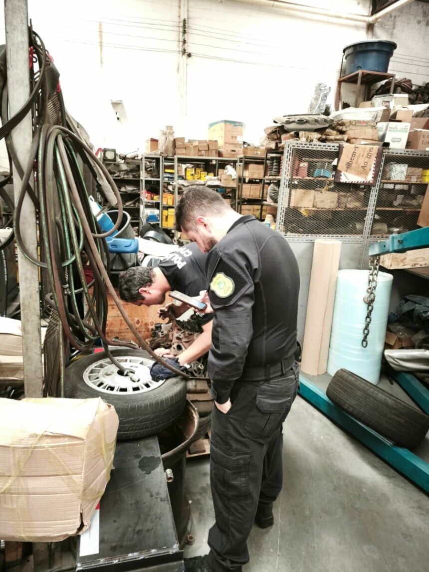 PCGO e PCRJ fazem operação conjunta contra esquema de furtos e desmanches de veículos no RJ com envio de peças para venda em Goiânia PCGO e PCRJ fazem operação conjunta contra esquema de furtos e desmanches de veículos no RJ com envio de peças para venda em Goiânia