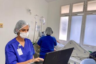 Hetrin implementa carrinho de medicação à beira-leito Hetrin implementa carrinho de medicação à beira-leito