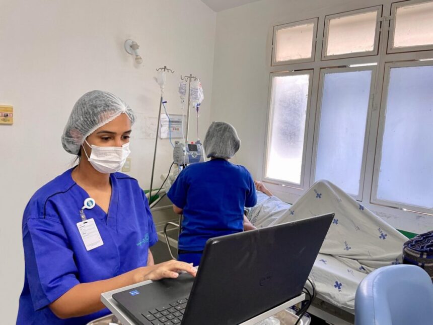 Hetrin implementa carrinho de medicação à beira-leito Hetrin implementa carrinho de medicação à beira-leito