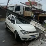 10 postes são derrubados por dia em Goiás 10 postes são derrubados por dia em Goiás