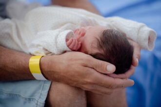 Governo de Goiás lança projeto para identificação de bebês nas maternidades estaduais Governo de Goiás lança projeto para identificação de bebês nas maternidades estaduais