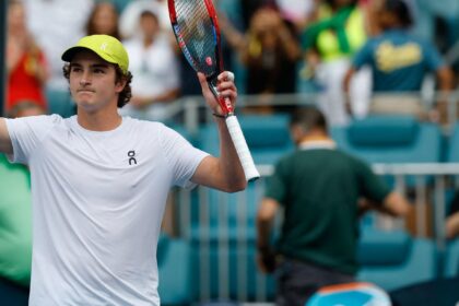 João Fonseca avança à 3ª rodada em Miami após bater tenista francês