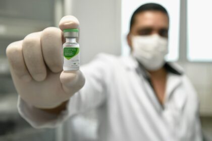 Goiás amplia faixa etária da vacinação contra HPV de abril a junho