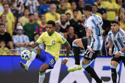 Cheio de desfalques, Brasil visita Argentina pelas Eliminatórias