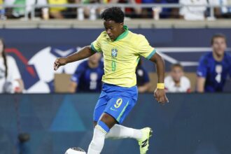 Endrick é convocado para Eliminatórias após corte de Neymar por lesão