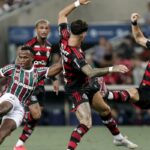 Flamengo vence Fluminense no primeiro capítulo da final do Carioca Flamengo vence Fluminense no primeiro capítulo da final do Carioca