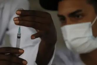 Covid-19: Brasil ultrapassa 130,5 mil casos em 2025