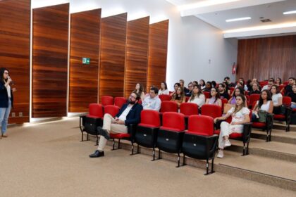 Crer recebe novos residentes médicos e multiprofissionais