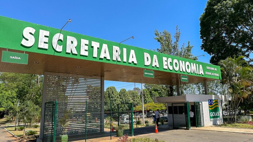 Secretaria da Economia atende contribuintes na II Semana Nacional de Regularização Tributária Secretaria da Economia atende contribuintes na II Semana Nacional de Regularização Tributária