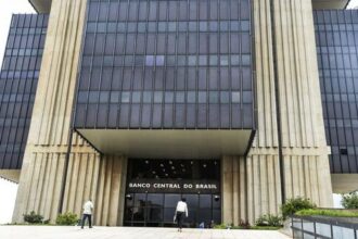 Elevação dos juros compromete economia do Brasil, afirma CNI Elevação dos juros compromete economia do Brasil, afirma CNI