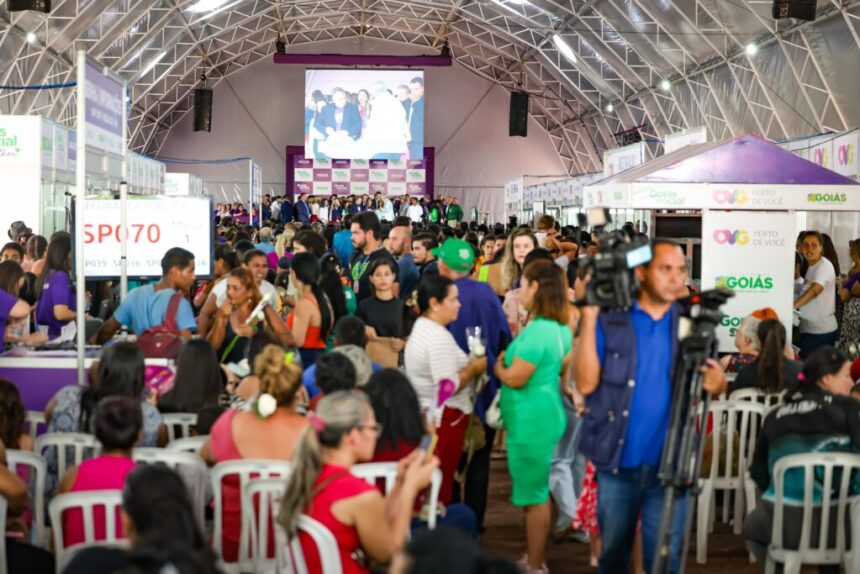 Goiás Social Mulher oferta serviços e 10 mil empregos Goiás Social Mulher oferta serviços e 10 mil empregos