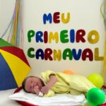 Hospital Estadual da Mulher celebra carnaval com ensaio fotográfico de bebês